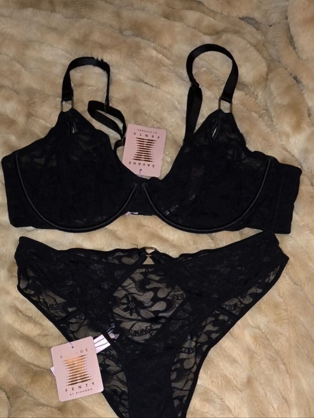 Savage X Fenty Link Up Lace Unlined Bra & Lace Bikini Panty Set